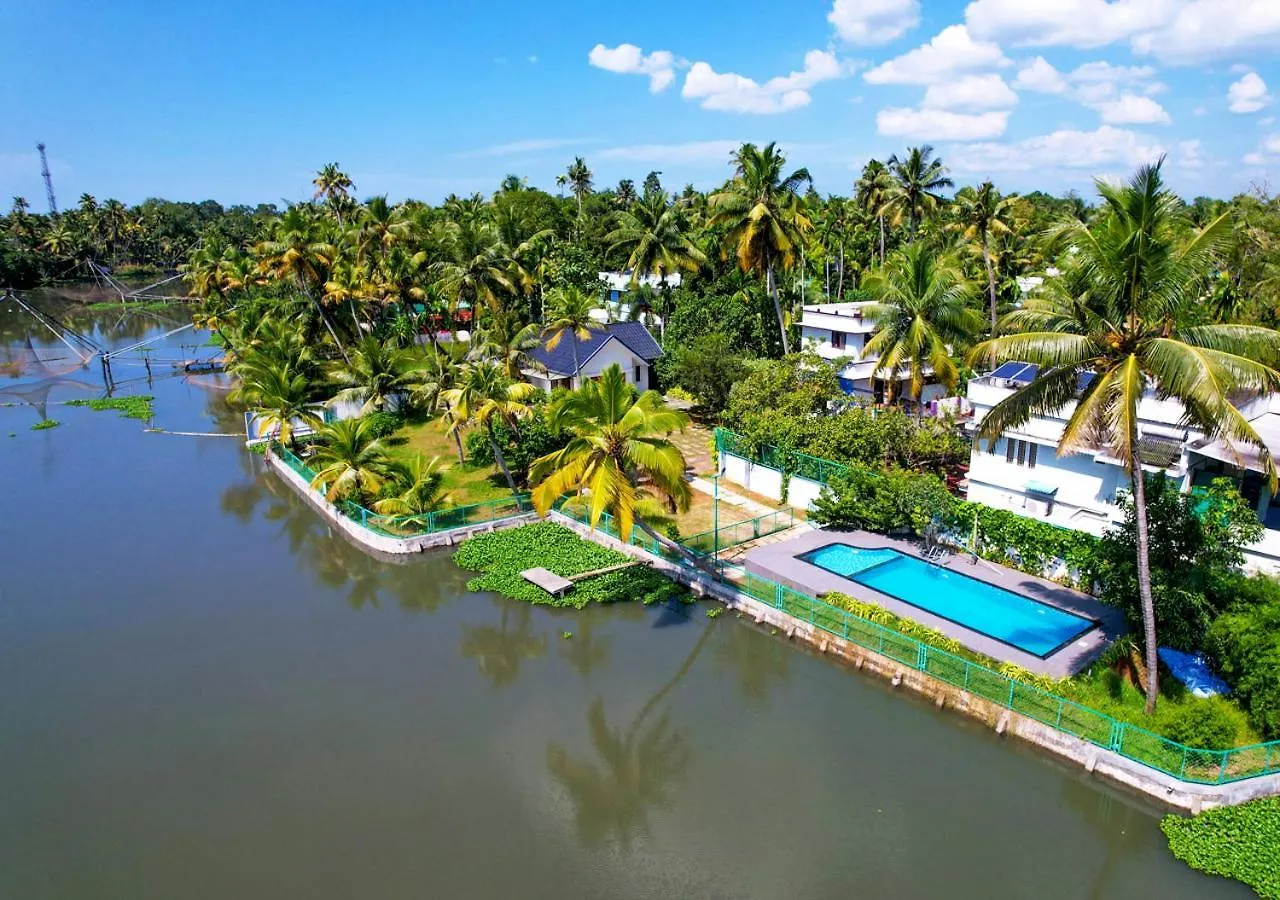 La Riva Lakeside Private Pool Villa Kochi By Voye Homes Üdülőközpont